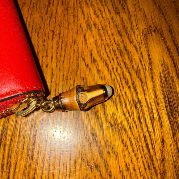 Gucci Red Leather Zip Wallet - Picture 3 of 8